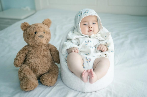 汕尾宝宝吃不饱母乳的症状
